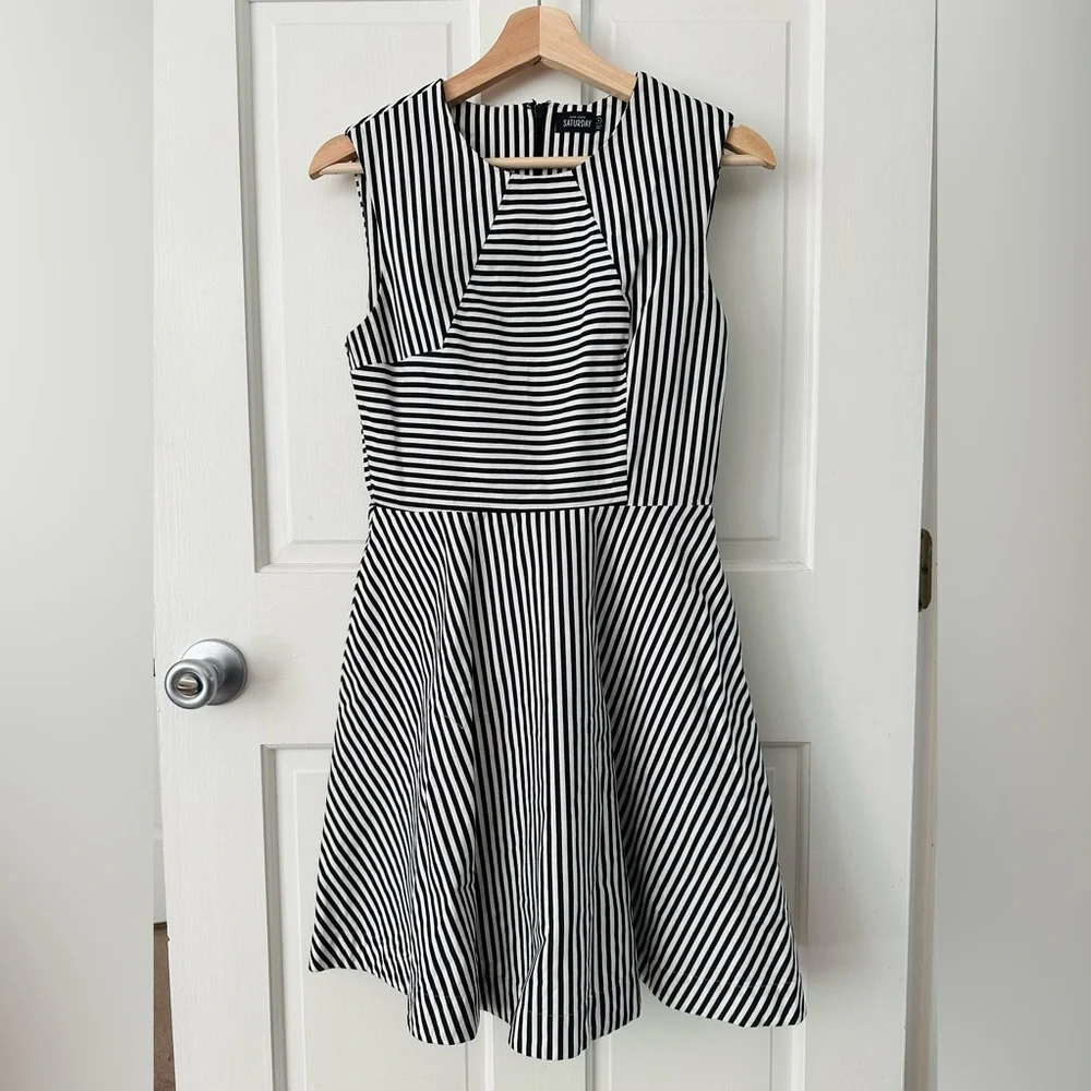Kate Spade Saturday Black & White Striped Fit & Flare Sleeveless Dress Size 2